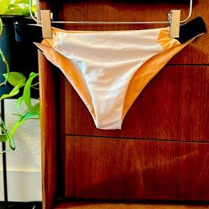 Reversible bikini bottom, white / light pink with black detail